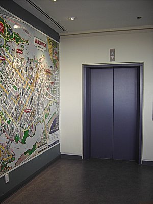 Der Fahrstuhl hinab